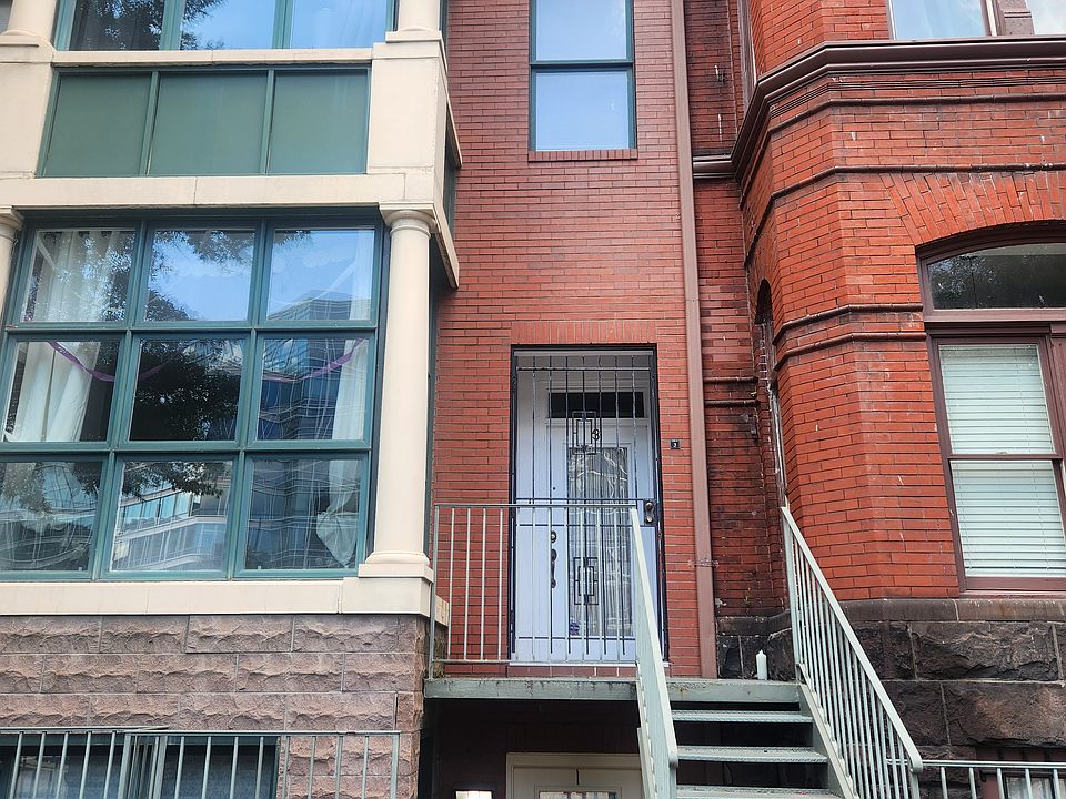 Welcome to 2201 K St NW Unit 1!