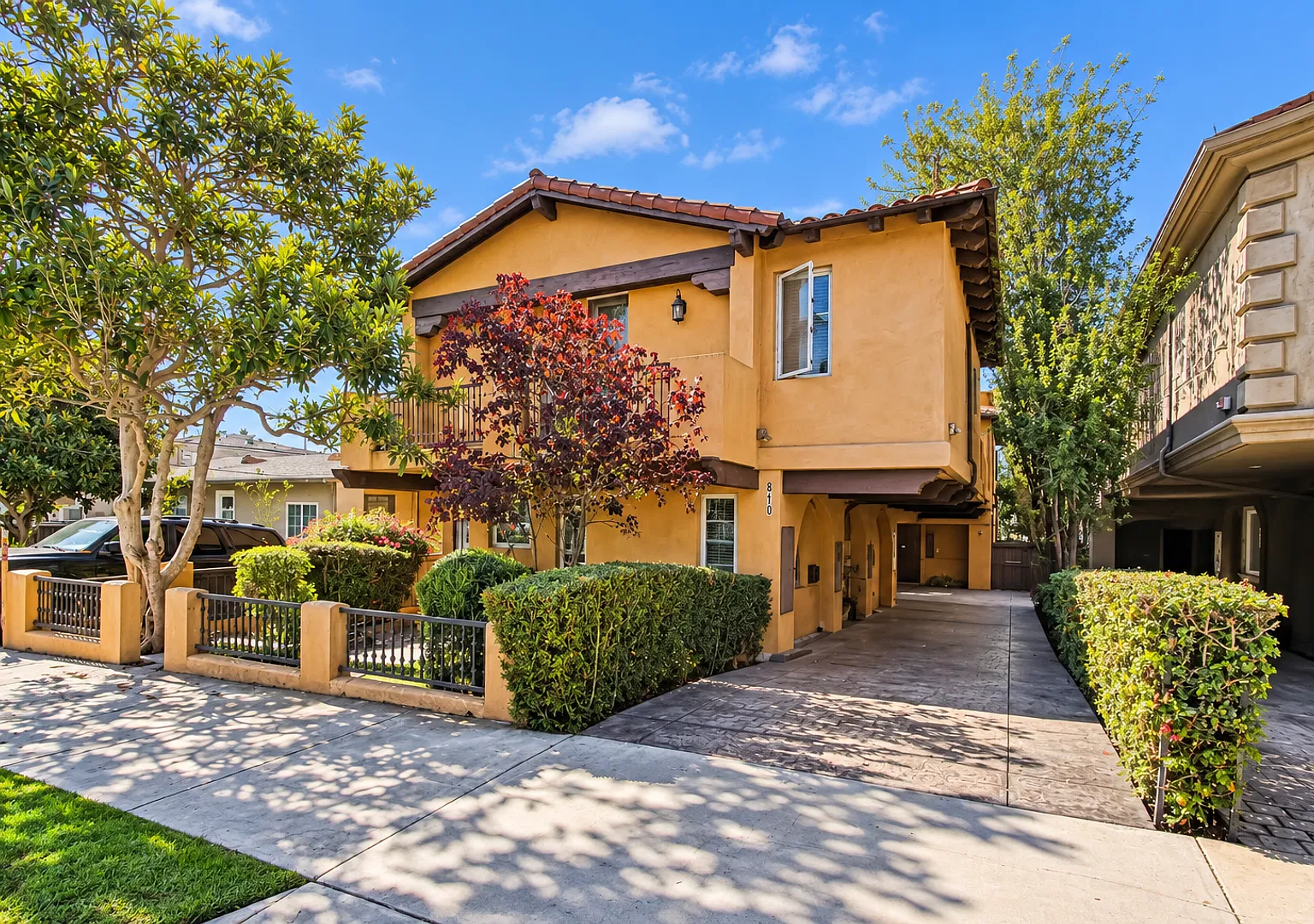 Spacious & Secluded, Spanish Mediterranean Rear Unit Townhouse W/ Large Rooftop Deck W/ Ocean/Pv ... — Photo 1