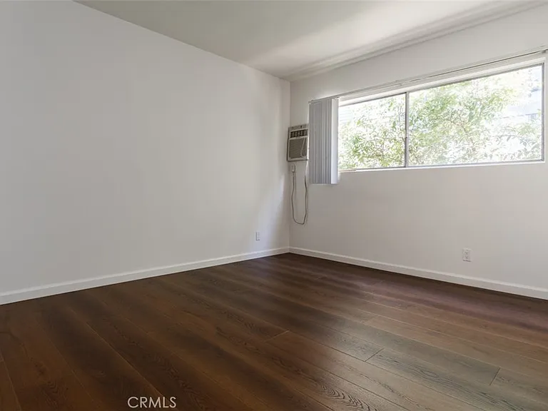 4653 Fulton Ave #10 — Photo 9