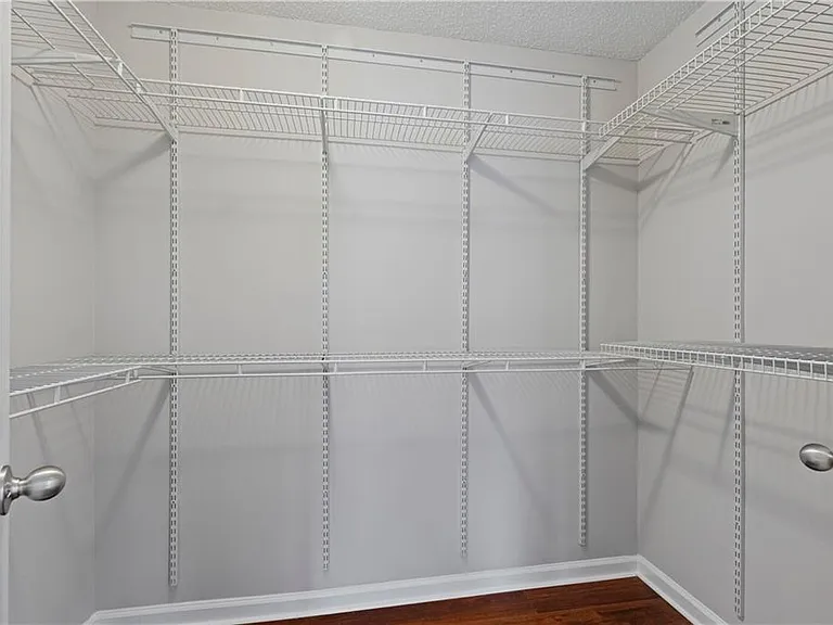 640 Granville Ct — Photo 24