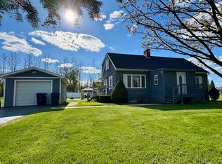 8 Phillips Ave, Rouses Pt, NY 12979