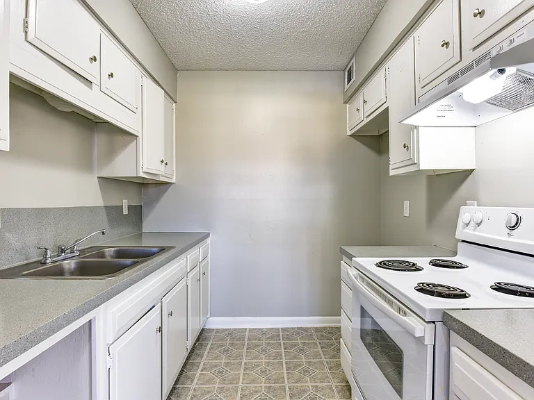 McIntyre Apartments — Photo 19