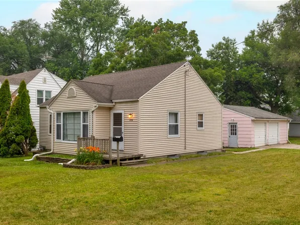 1804 57th St, Des Moines, IA 50310