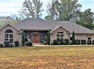 412 Lingerlost Rd, Killen, AL 35645