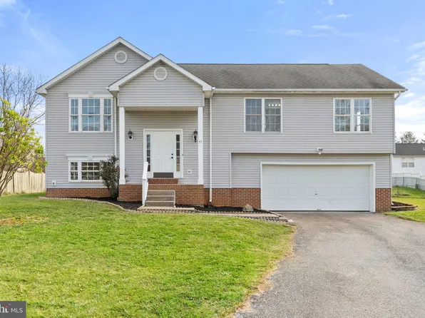 77 Flopsy Ct, Ranson, WV 25438