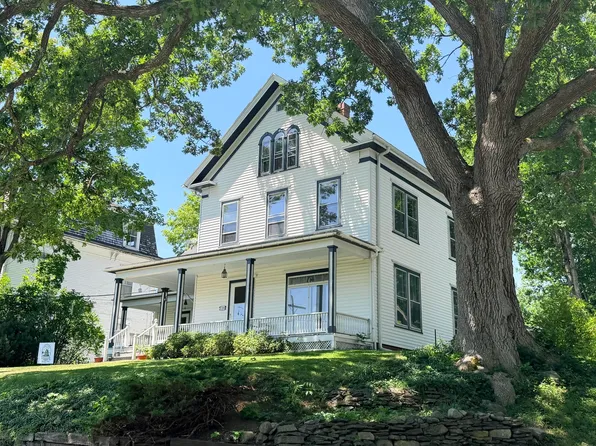 28 Glidden Street, Newcastle, ME 04553