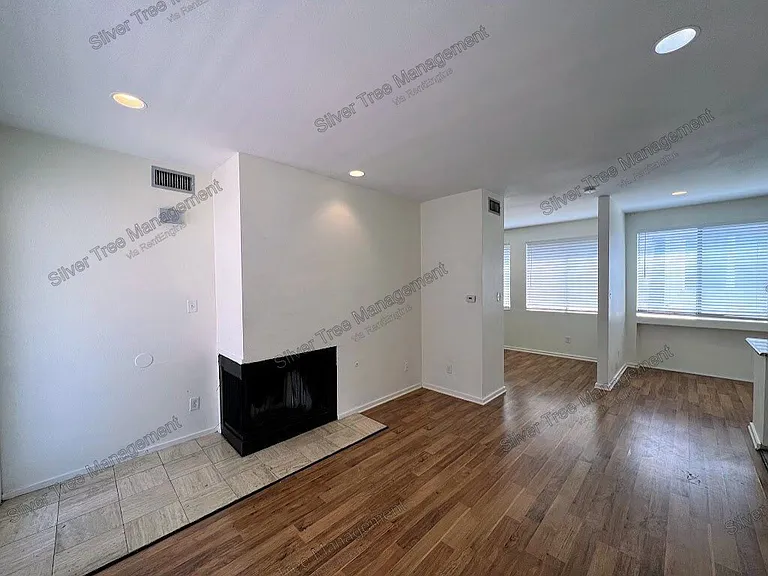 4015 Bowser Ave #E — Photo 2