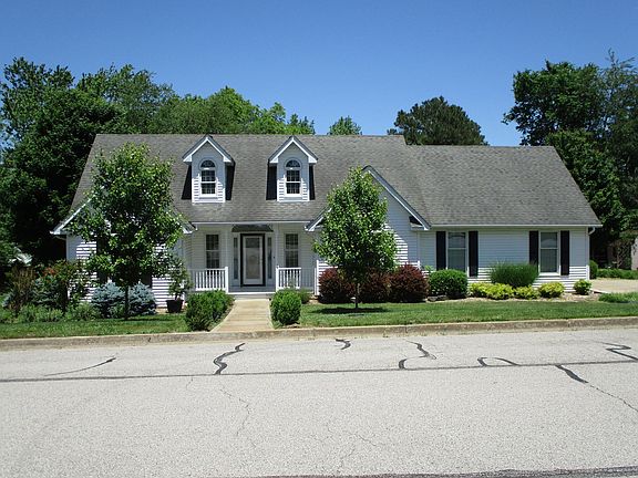 2nd image of 4 Magnolia Dr
