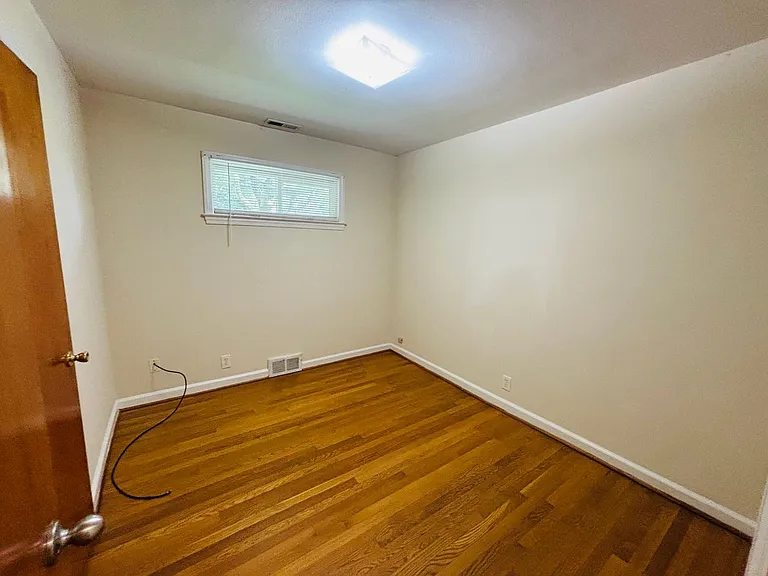 709 Barringer Dr — Photo 10