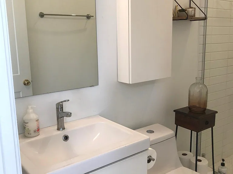1458 W Blackhawk St #1F — Photo 12