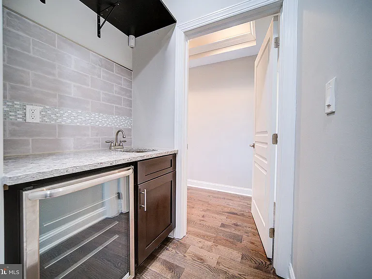 1513 S Lambert St — Photo 21