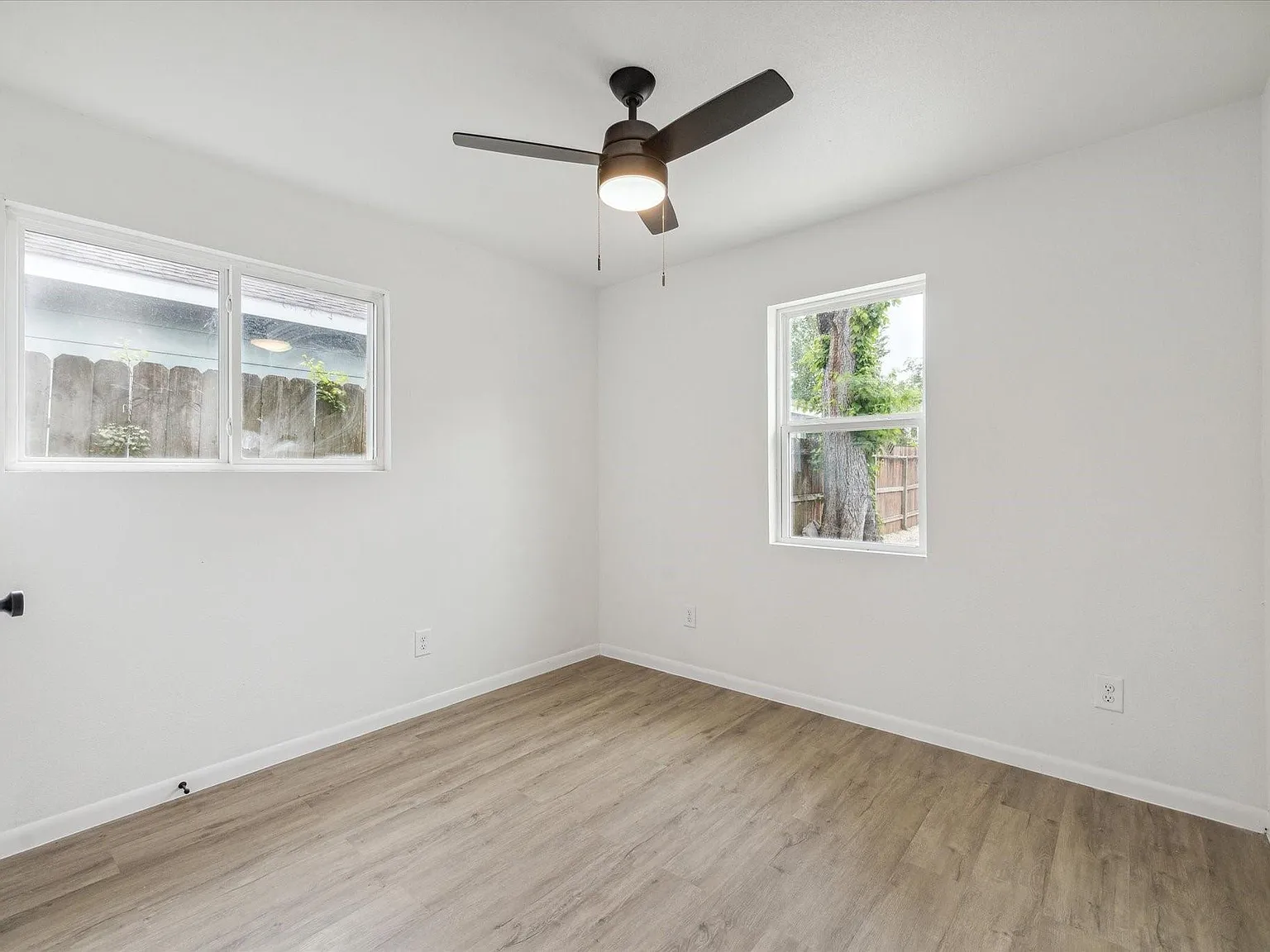 2 bed, 1.0 bath, $1,450 — Photo 4