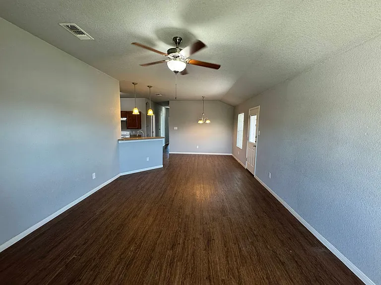 3802 John Chisholm Loop — Photo 2