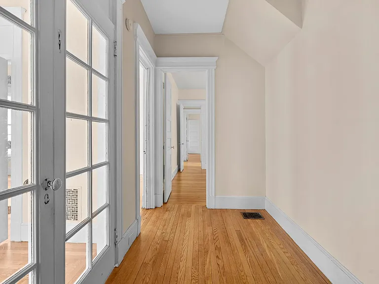 167 Norton St #1 — Photo 4