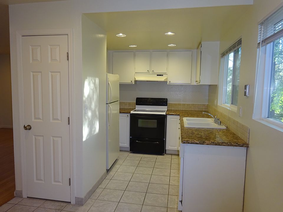 1st image of 1600 Broadway St APT 6