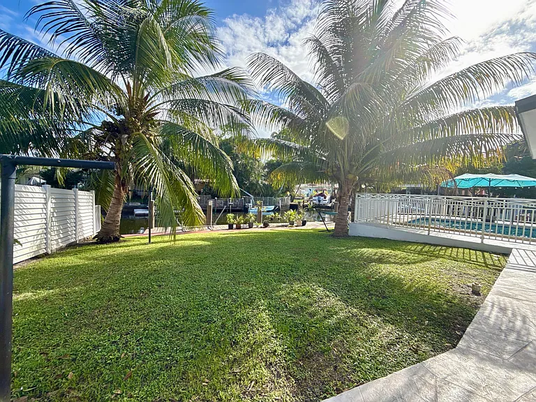 4540 SW 28th Ter — Photo 46