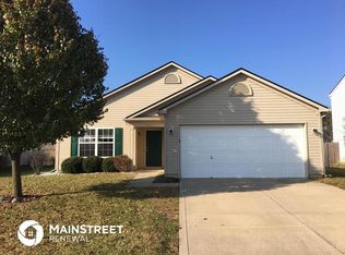 2746 Monarchy Ln, Greenwood, IN 46143