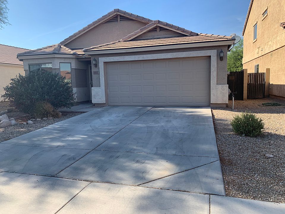2nd image of 45672 W Tulip Ln