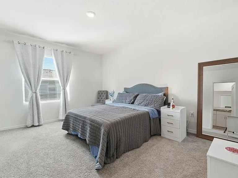1503 Isleta Loop — Photo 10
