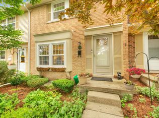 1792 Brentwood Dr, Troy, MI
