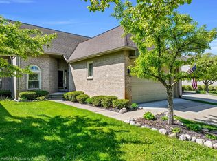 2758 Maple Forest Dr, Wixom, MI 48393