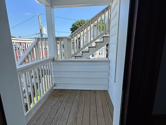 5th image of 91 Hill St Floor 2
