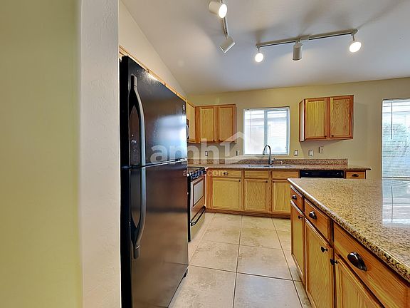 4th image of 45611 W Tulip Ln