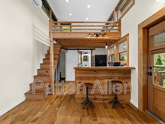 3rd image of 81 5th Ave