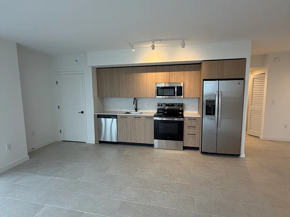 1964 NW 26th Ave #B2