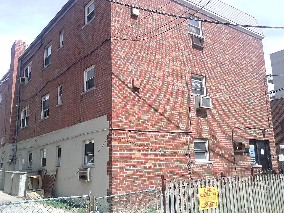 2nd image of 2503 Saint Raymond Ave