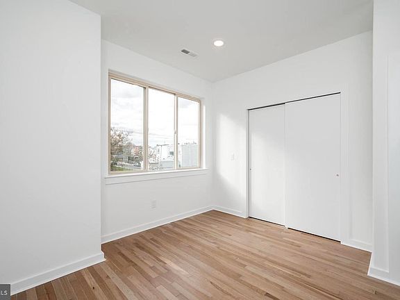 5th image of 725 N 39th St #3