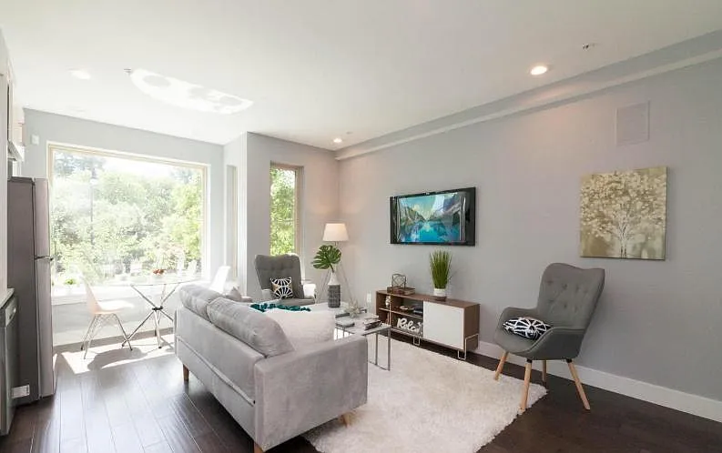1038 Bladensburg Rd NE — Photo 3