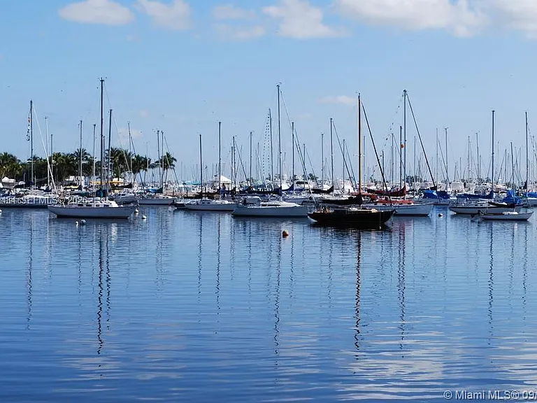 2811 S Bayshore Dr #5C — Photo 31