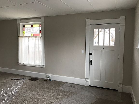 5th image of 1044 -1046 Washington Ave