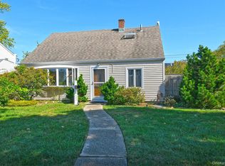 69 Schoolhouse Rd, Levittown, NY 11756