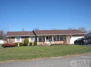 702 3rd St, Lawrenceburg, TN 38464