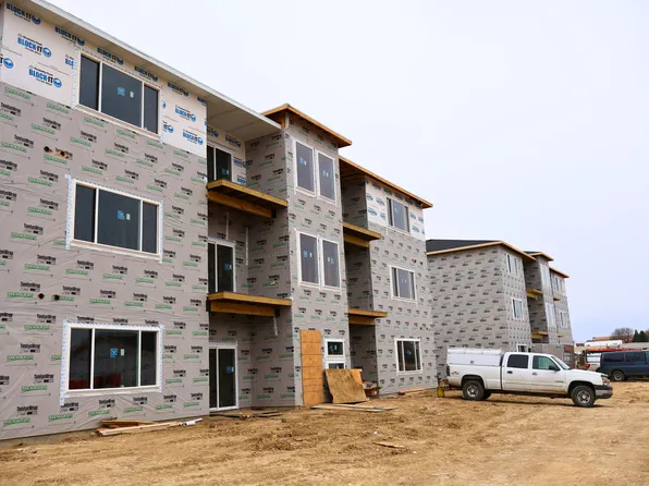 600 Salem Ave SE, Orange City, IA