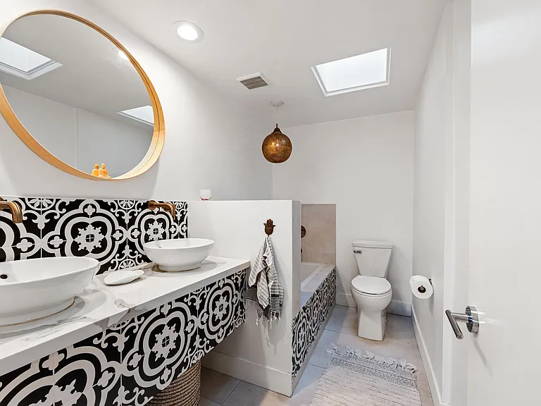 17042 Lisette St — Photo 15
