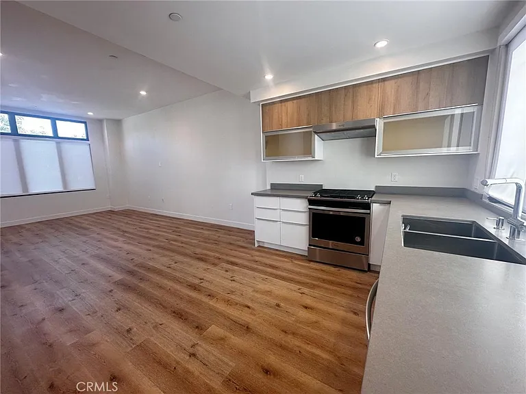 511 N Santa Anita Ave — Photo 3