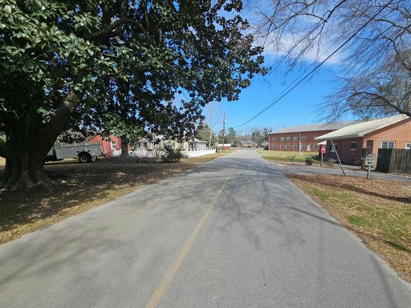 110 Jones St, Gordon, GA 31031