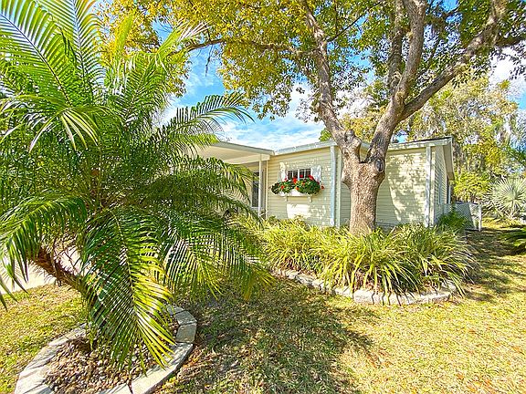 4th image of 2582 S Pebble Brook Dr