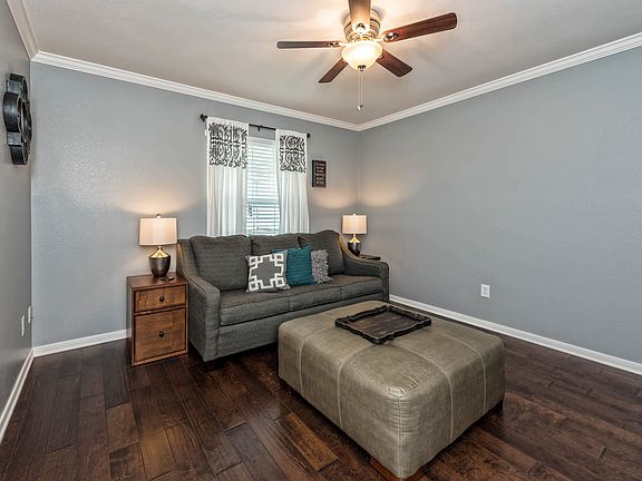 4th image of 612 Christina Dr