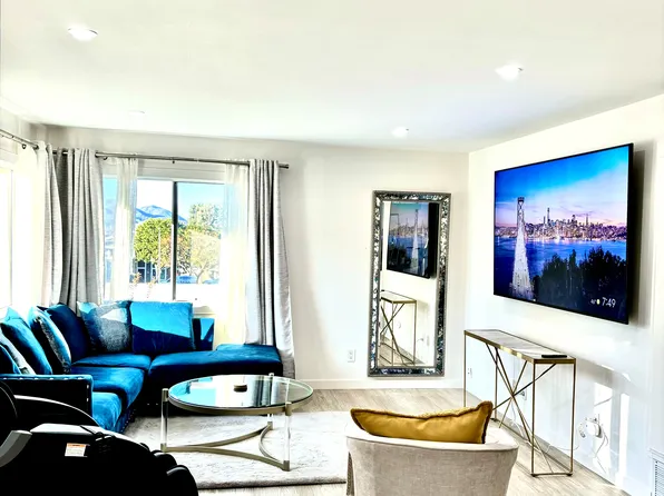 1340 E Hillcrest Dr Unit 6, Thousand Oaks, CA 91362
