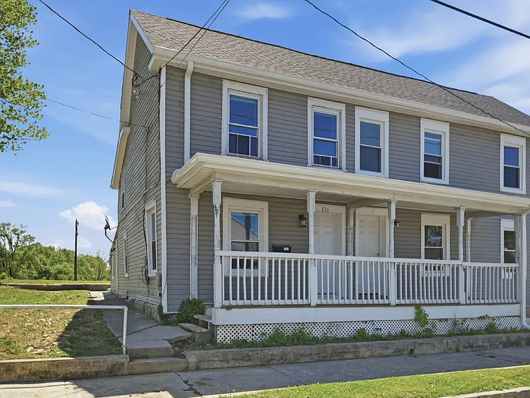 116 S High St — Photo 2