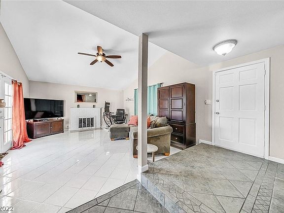 2nd image of 4373 Skyview Dr
