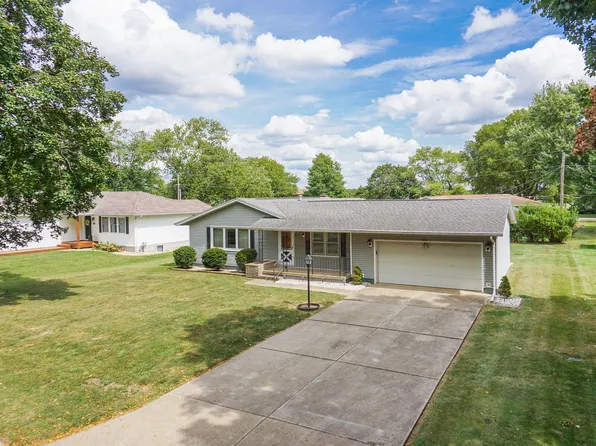 612 Oak St, Delavan, IL 61734
