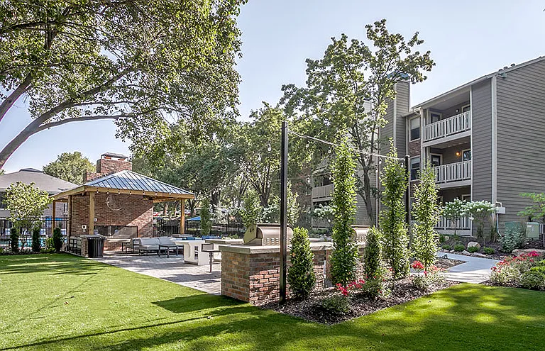 Woodview Apartments — Photo 36