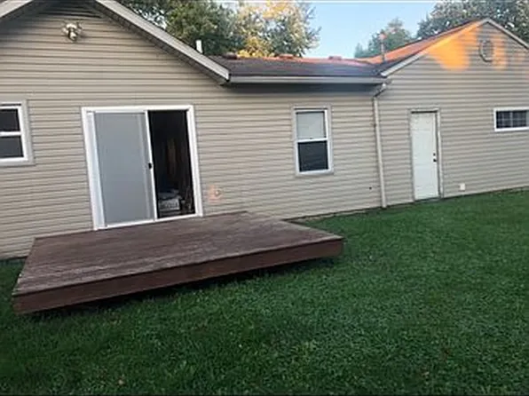 3220 Fernwood Dr, Monroe, MI 48162