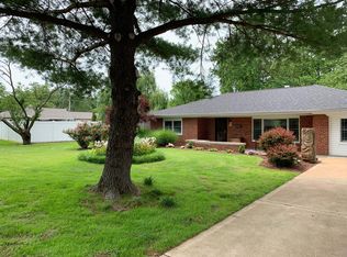 2 Hazelwood Ct, Hazelwood, MO 63042
