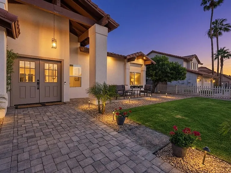 5623 E Claire Dr — Photo 5